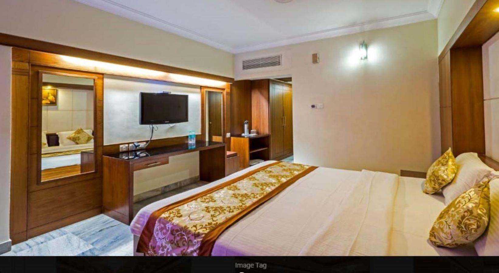 Hotel Plr Grand Tirupati Extérieur photo