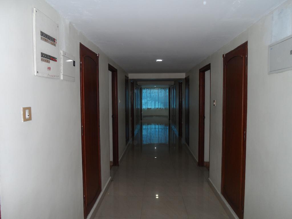 Hotel Plr Grand Tirupati Extérieur photo