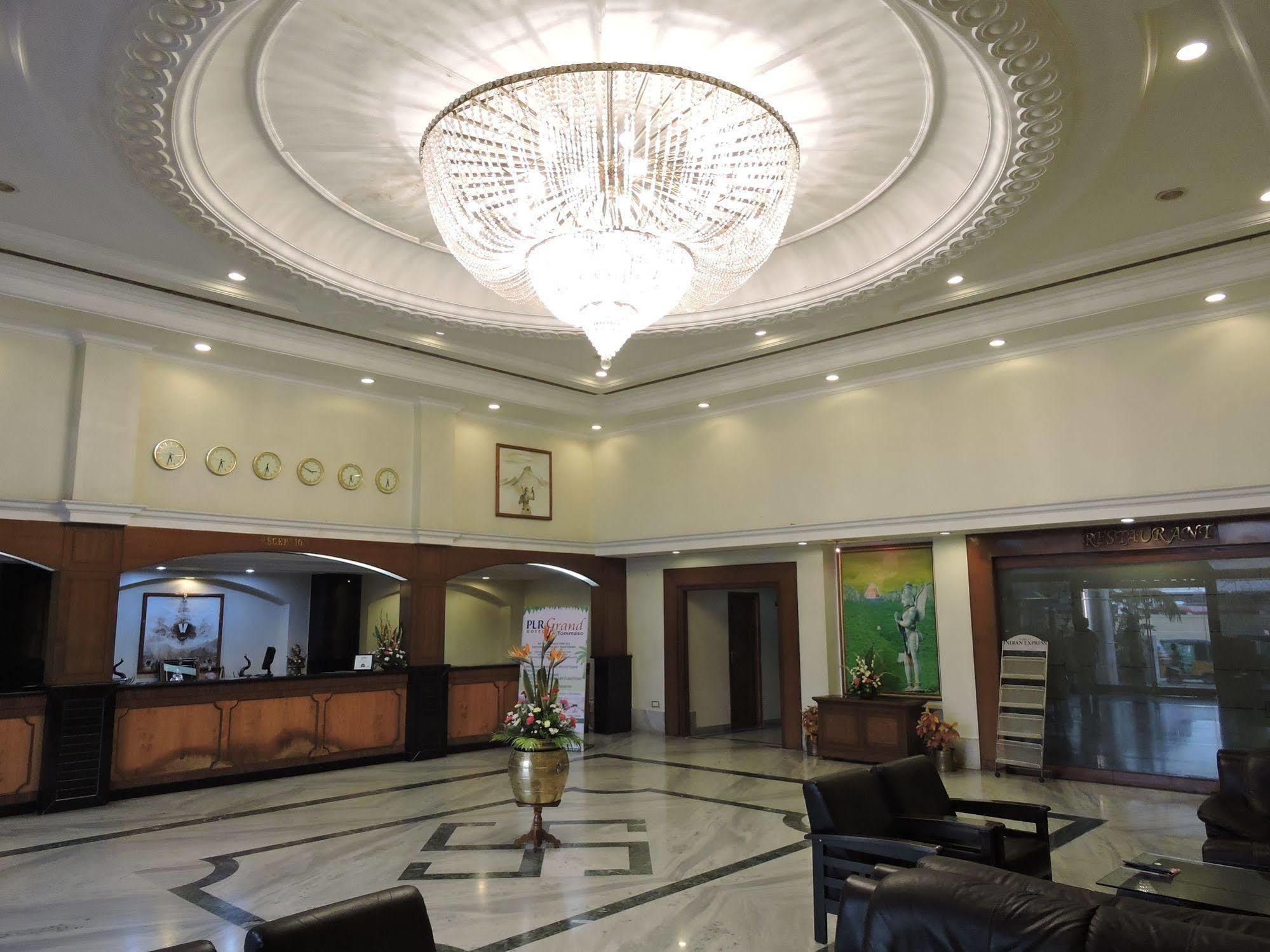 Hotel Plr Grand Tirupati Extérieur photo